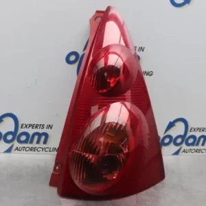 Op = Op Achterlicht PEUGEOT 107 (PM_, PN_)