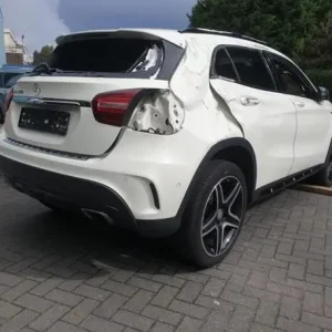 In De Mode Front asdrager MERCEDES-BENZ GLA-CLASS (X156)