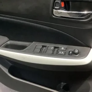 Tijdelijk Beschikbaar Schakelaar voor Elektrische Ramen SUZUKI SWIFT V (AZ)